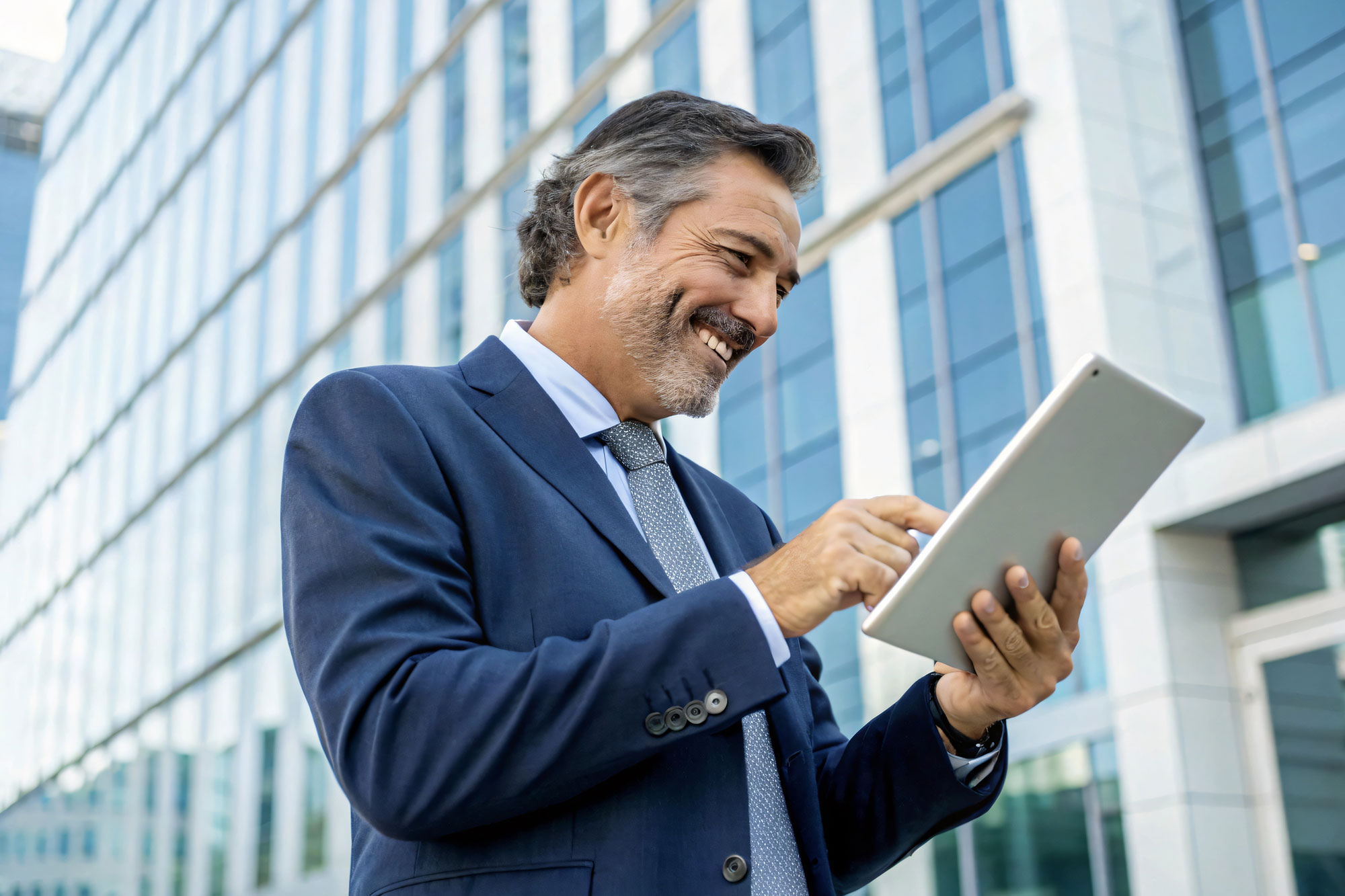 Mobile support with integrated navigation